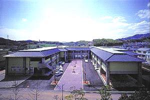 横浜小学校